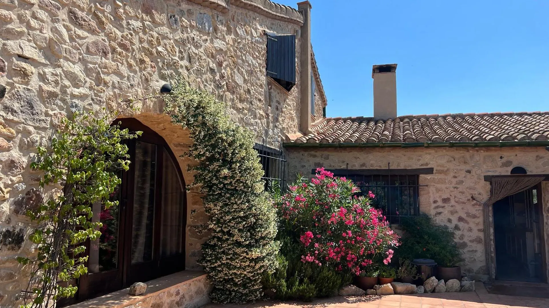 Mas Ambras Bed & Breakfast Agullana